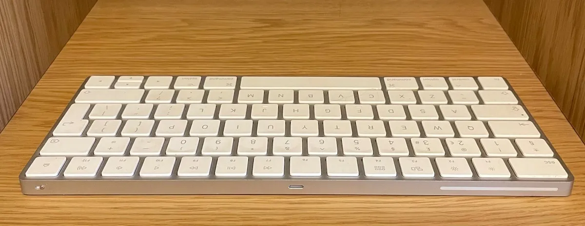 Apple Magic Keyboard - Image 2
