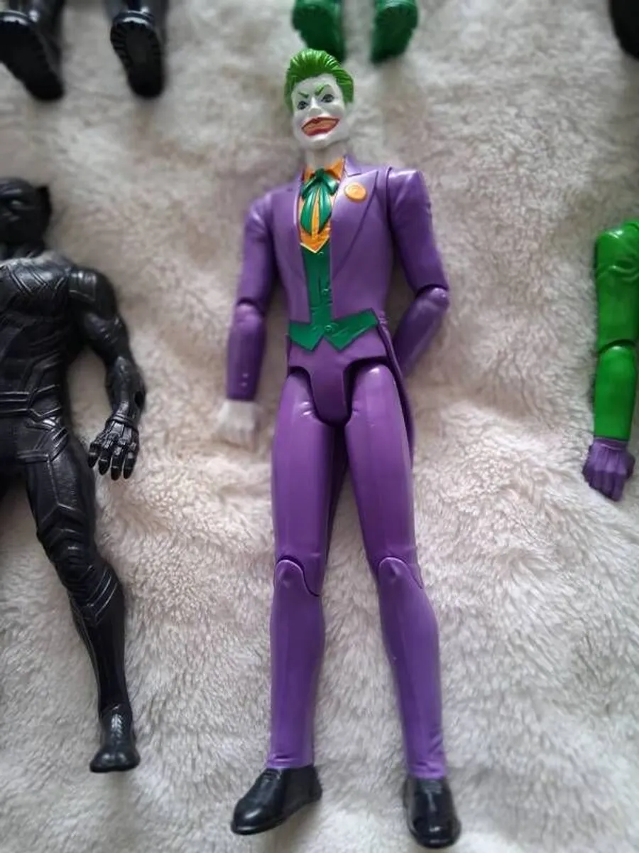 Marvel Batman_Robin_Joker_ Riddler Action Figures - Image 3