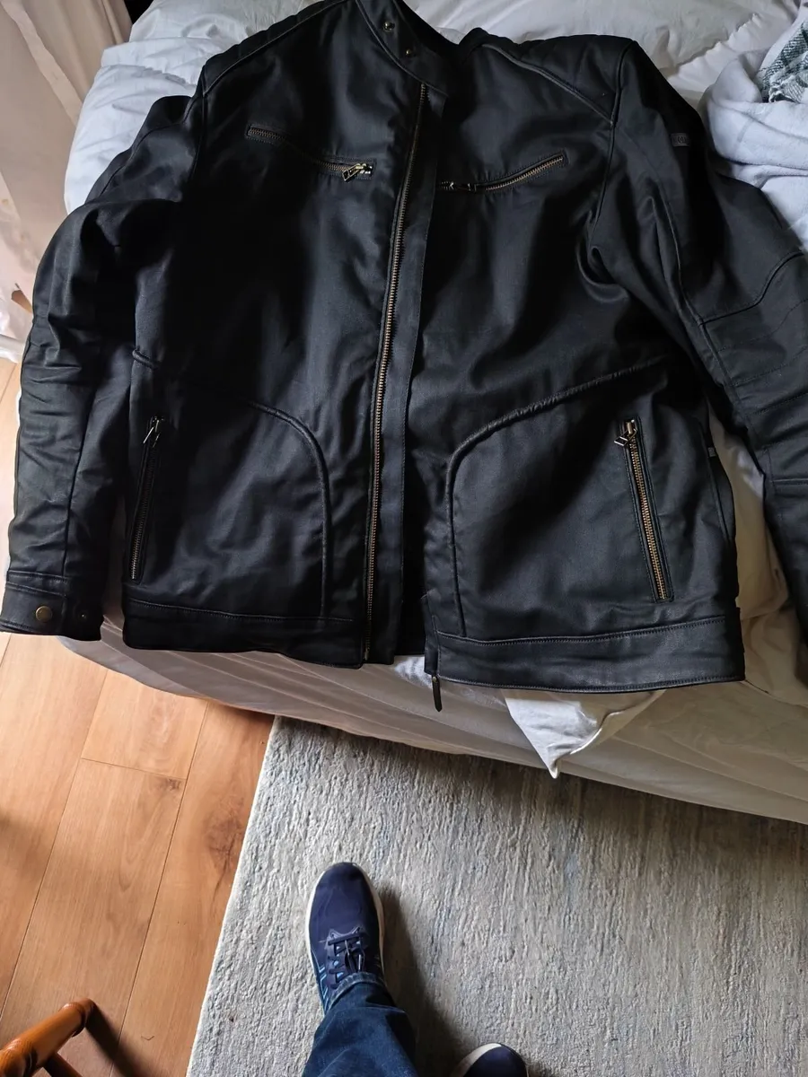 motorcycle helmet - Image 4