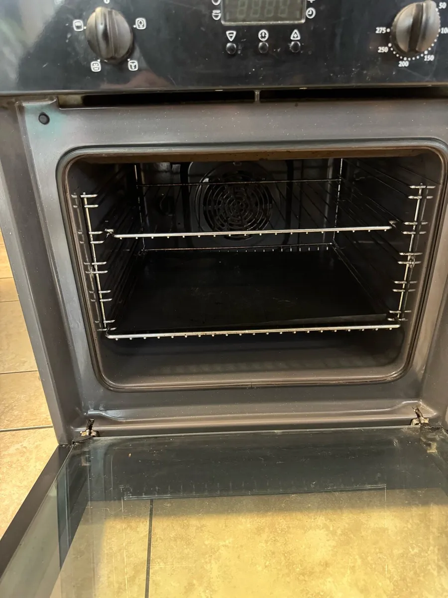 Electrolux hob and oven set - Image 3