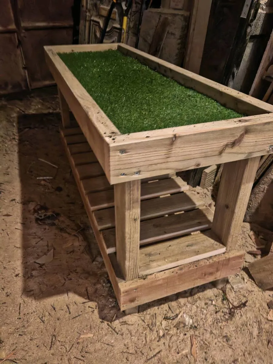 Handmade play table - Image 3