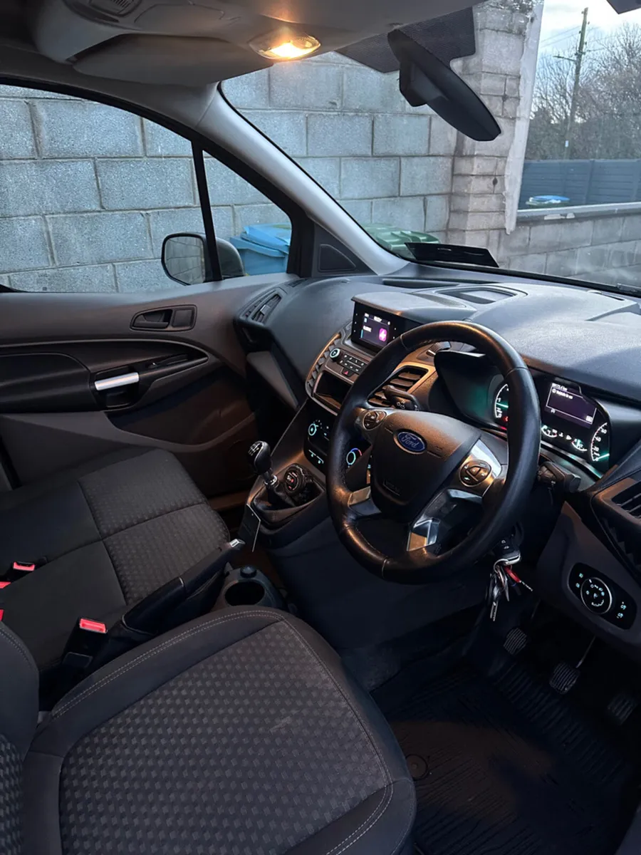 2020 Ford Transit Connect LWB - Image 2