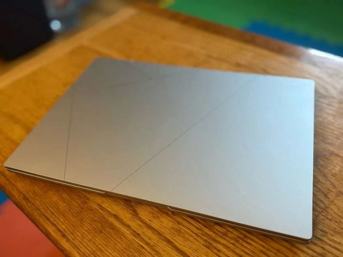 Asus Zenbook 14" Laptop like new - Image 3