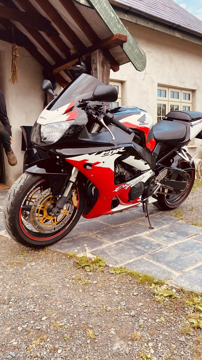 Honda 929 RR - Image 2
