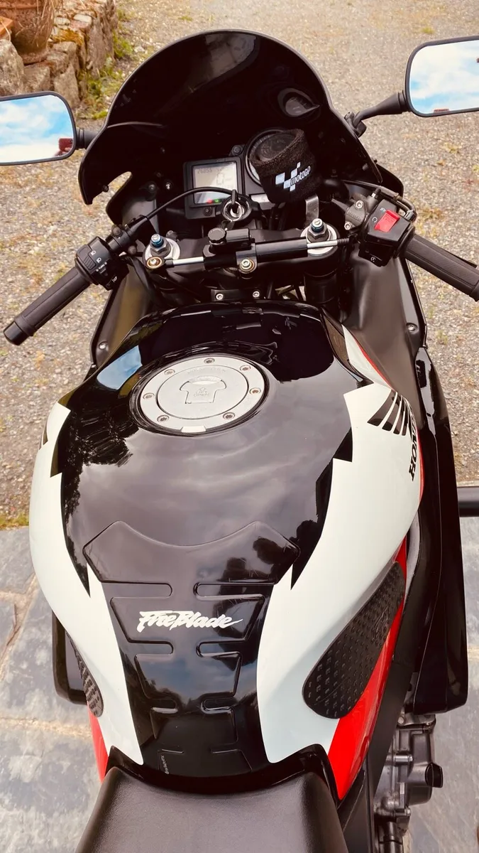 Honda 929 RR - Image 3