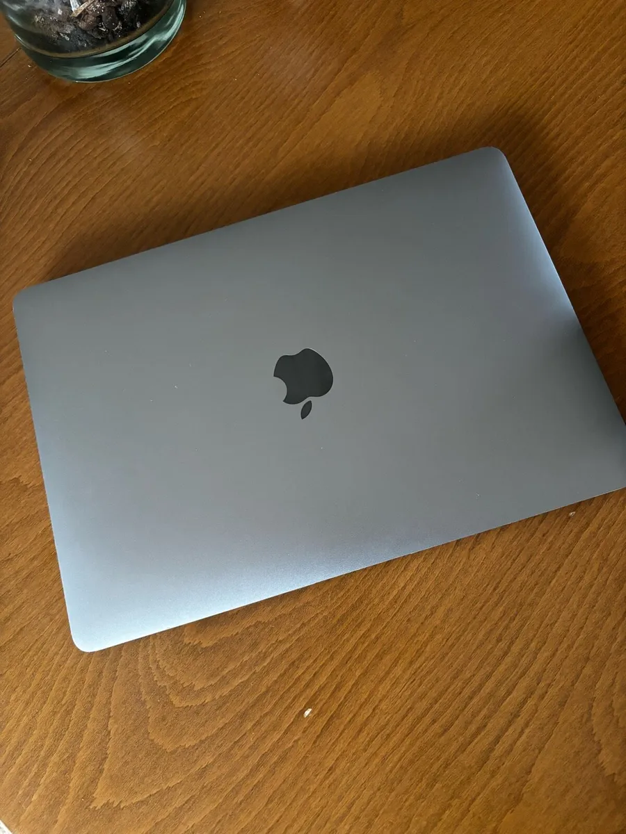 MacBook Air 13" (2019) Grey - Image 1