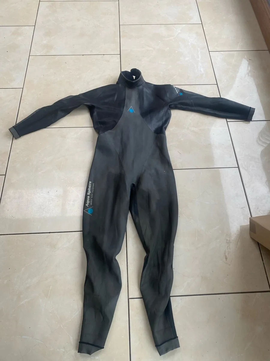 Male Wetsuit large - Image 1