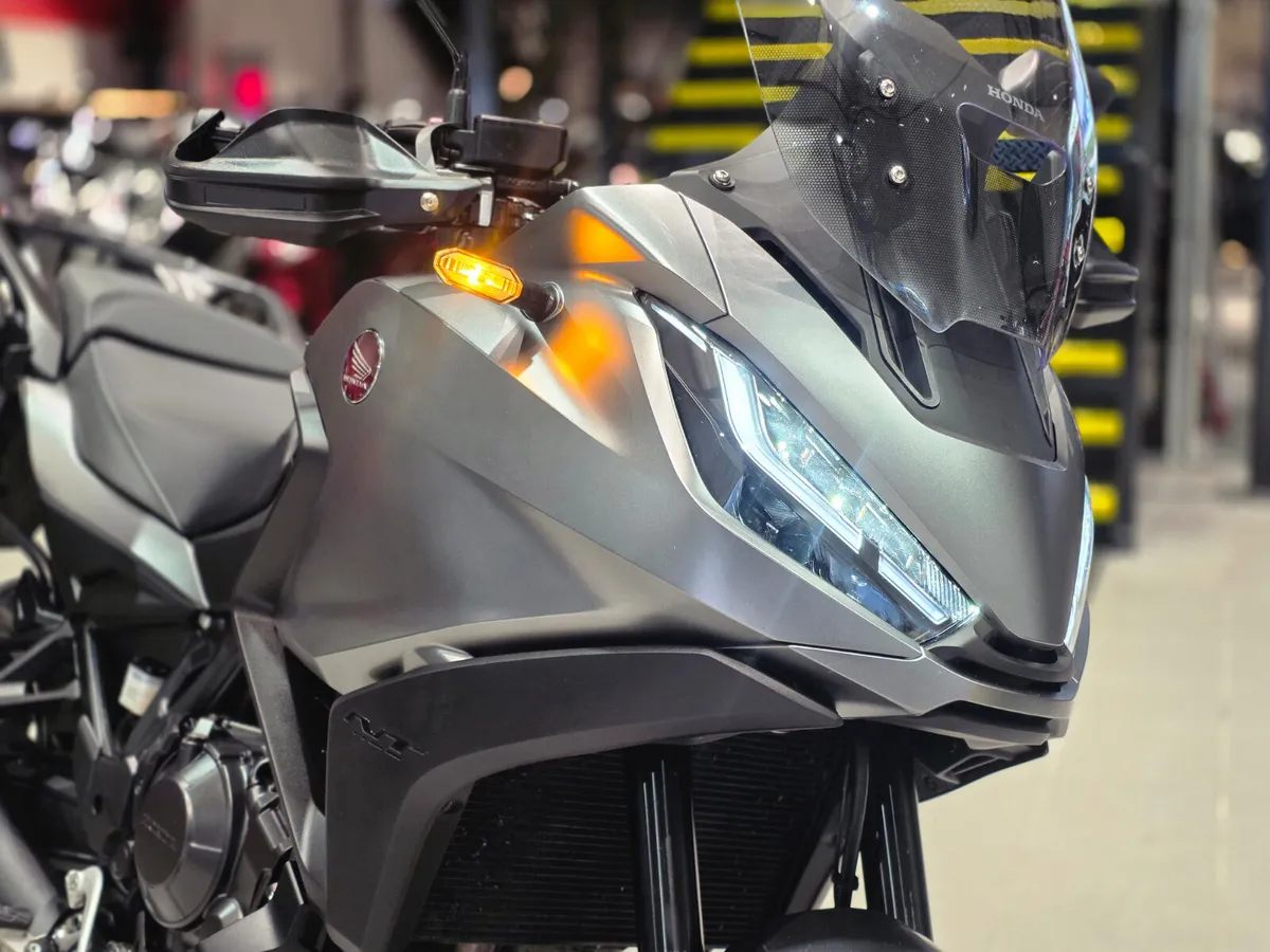 Honda NT1100 Manual - Image 2