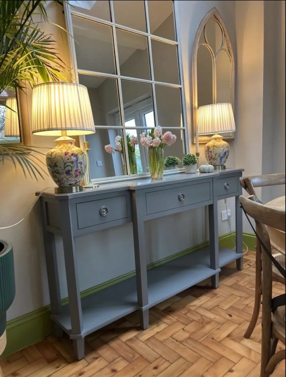 Stunning Mint Condition Laura Ashley Console - Image 3