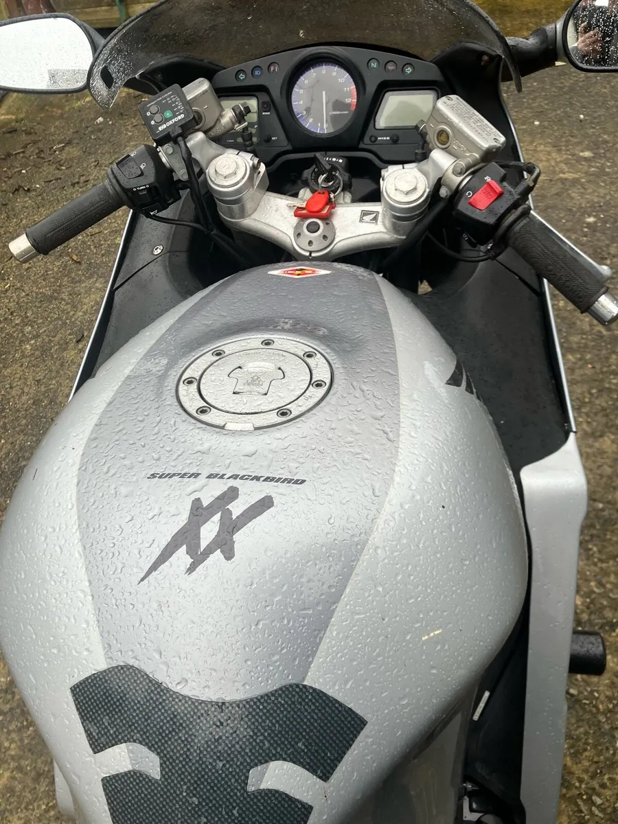 CBR1100XX5 - Image 1