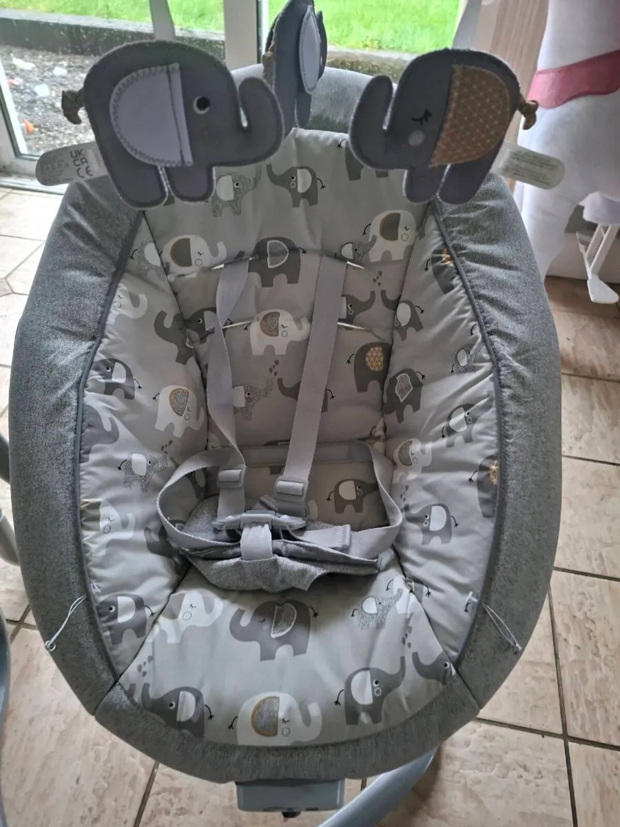 Baby swinging chair - Image 3