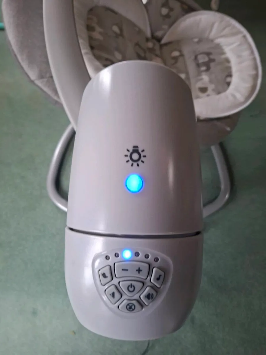 Baby swinging chair - Image 4