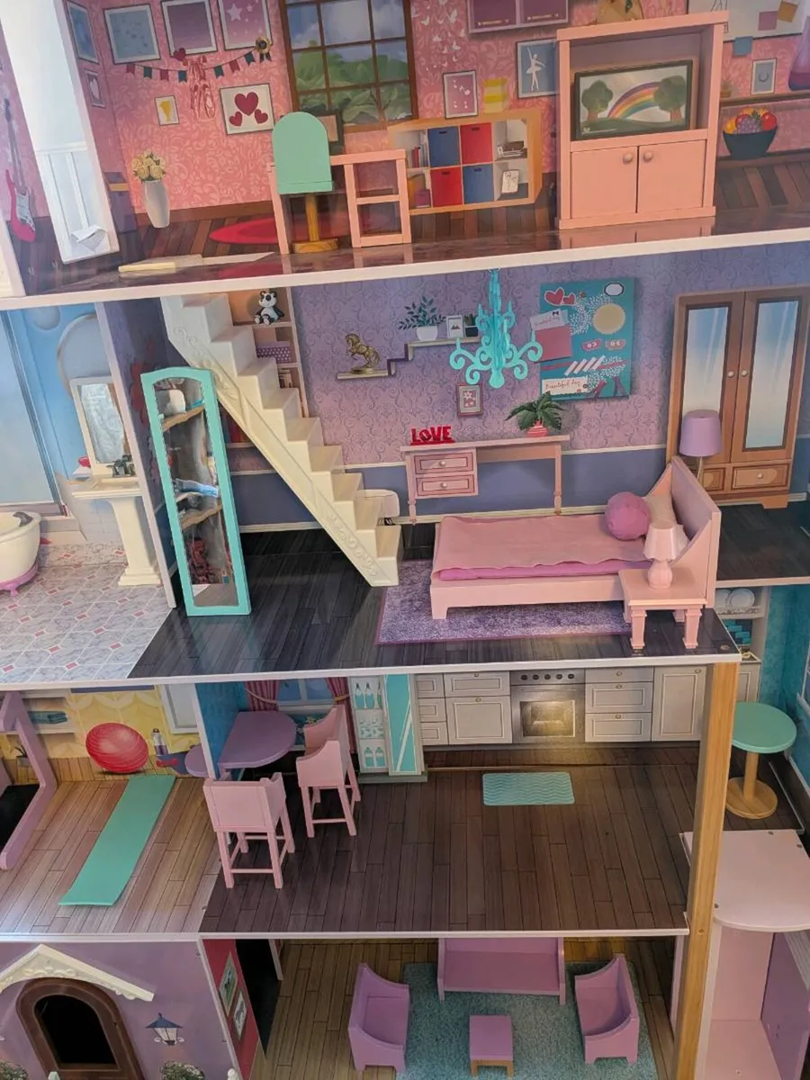 Dolls house - Image 2