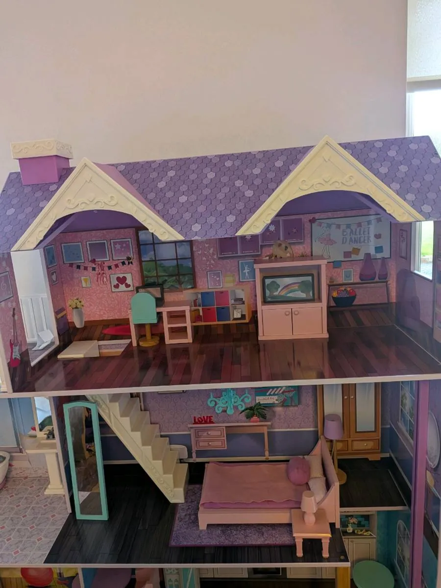 Dolls house - Image 3