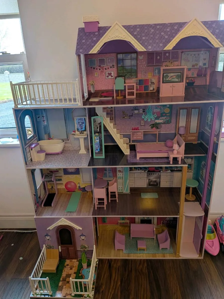 Dolls house - Image 4