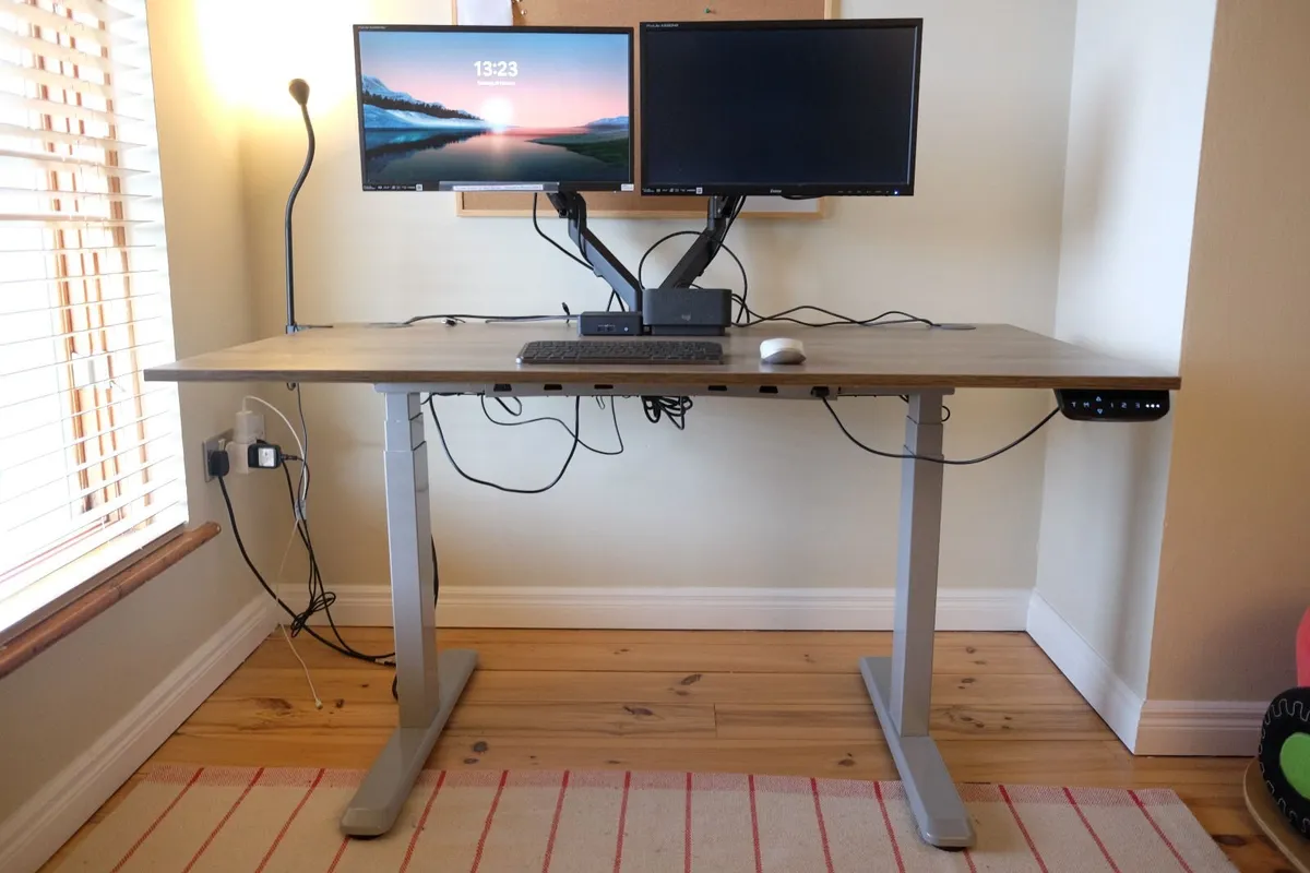 Electric sit stand desk + desk top + accessories - Image 1