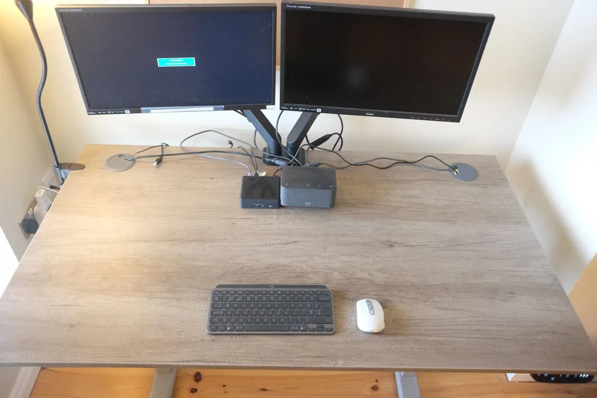 Electric sit stand desk + desk top + accessories - Image 2