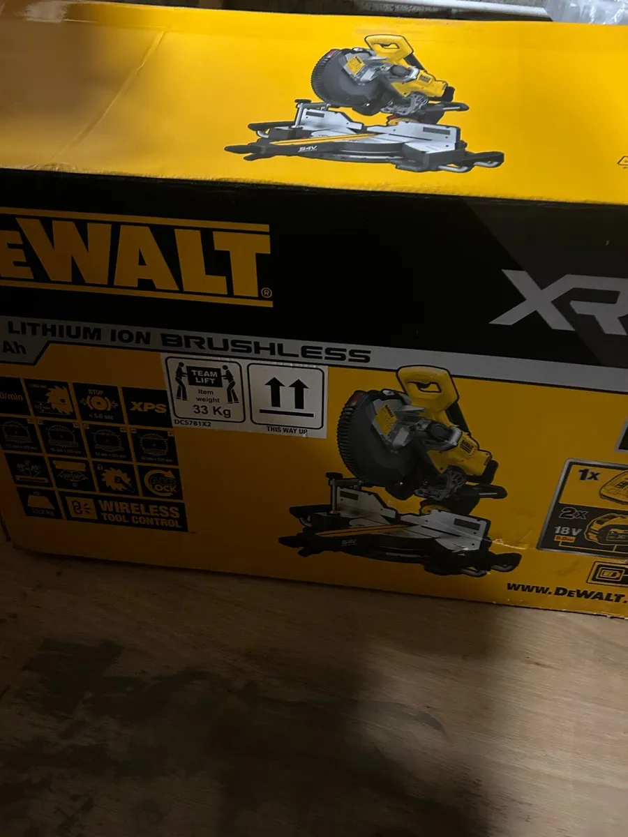 Dewalt miter saw 380min 54v plus stand - Image 2