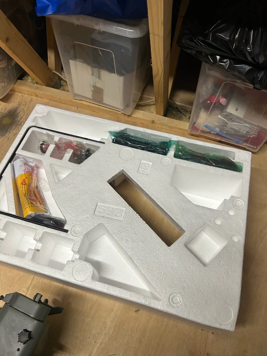 Dewalt miter saw 380min 54v plus stand - Image 3