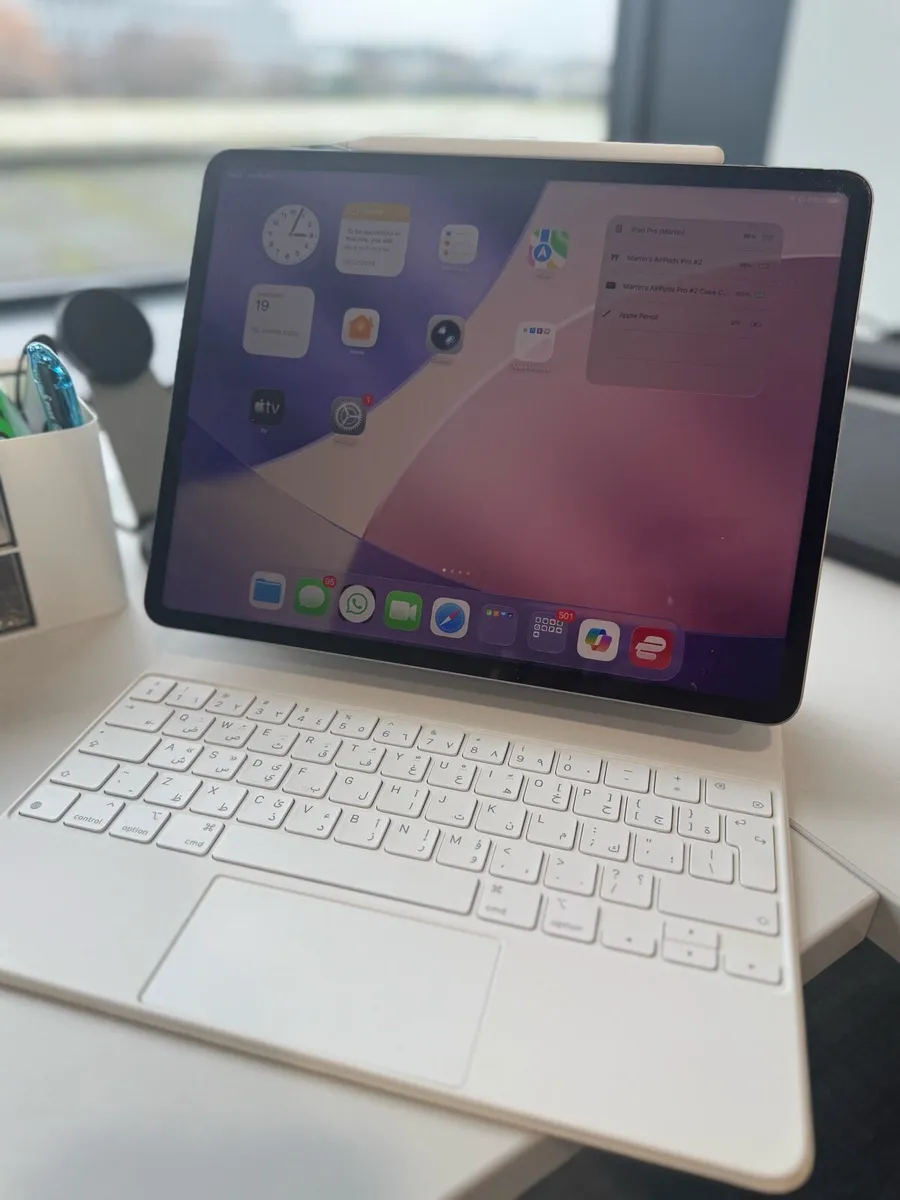 iPad Pro 12.9” (6th Gen, M2) - Image 1