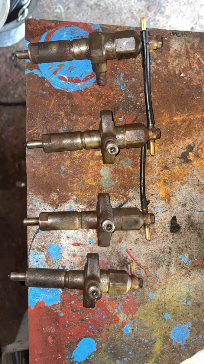 Leyland 255 injectors - Image 1