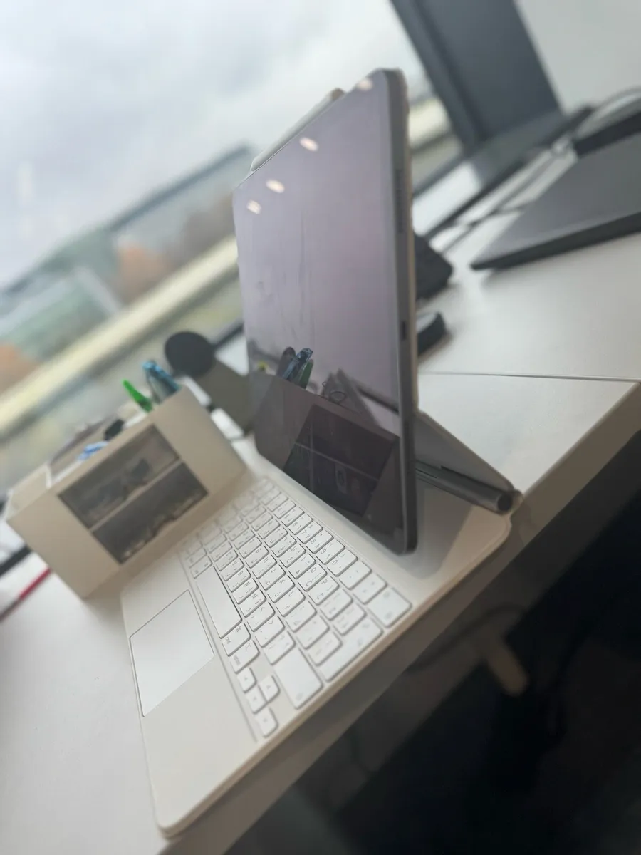 iPad Pro 12.9” (6th Gen, M2) - Image 2