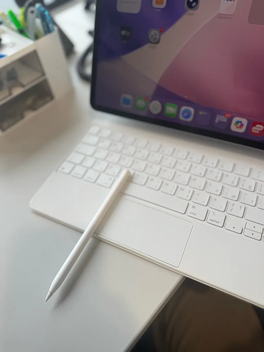 iPad Pro 12.9” (6th Gen, M2) - Image 3