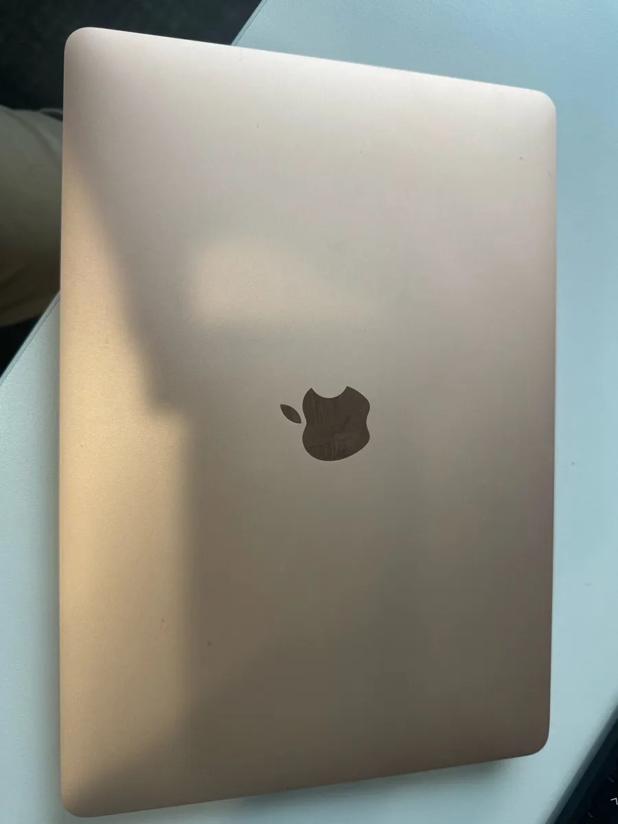 Apple MacBook Air 13” M1 - Image 2