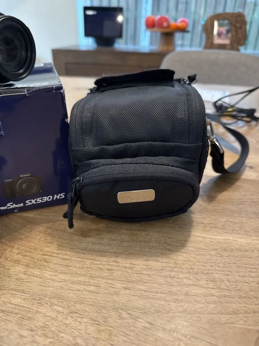 Cannon DSLR Camera - Image 3