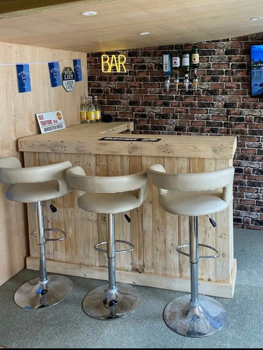 Handmade rustic homebar - Image 4