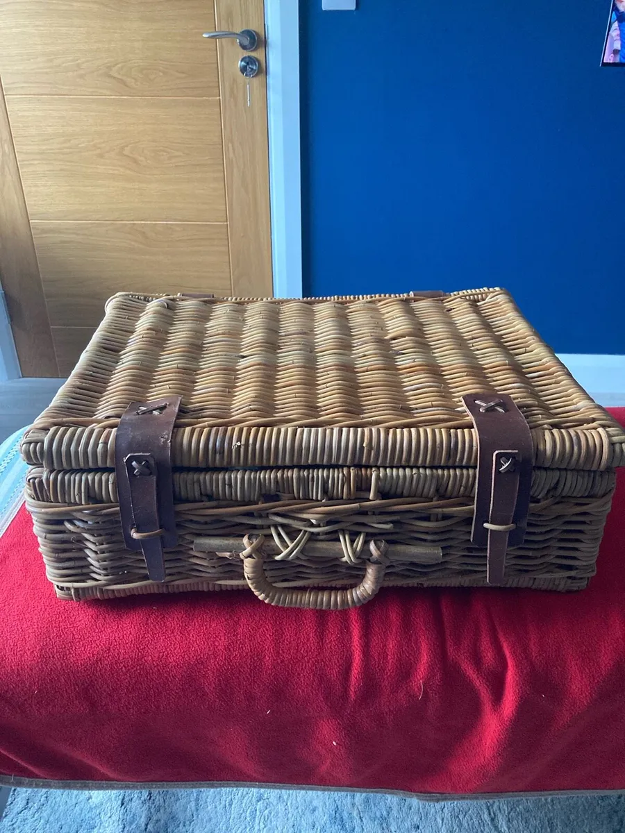 Picnic Basket - Image 4