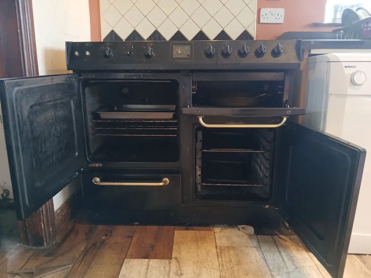 Belling Farmhouse range dual fuel cooker - Image 2