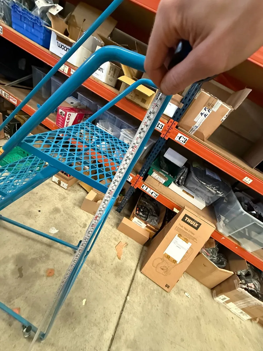 Industrial Mobile Steps – Platform Ladder – 1.5m - Image 2