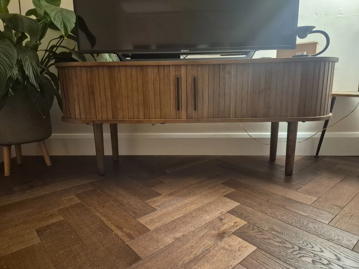 TV Unit - Image 2