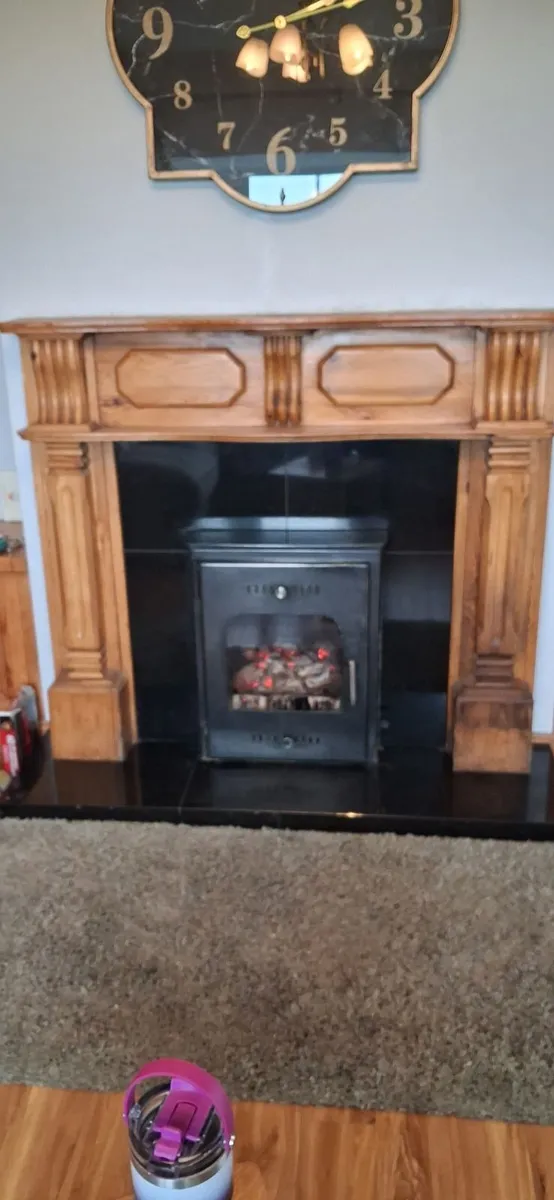 Stove and fireplace - Image 3