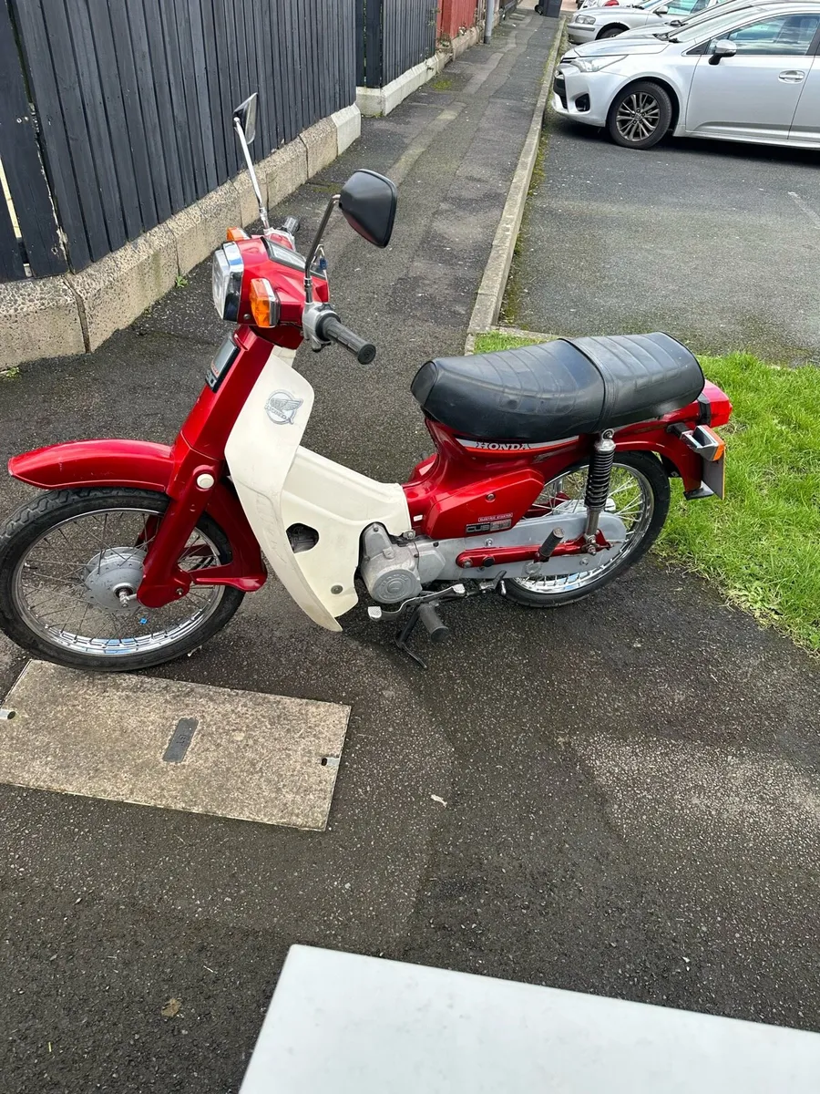 1986 honda C90 Cub - Image 2