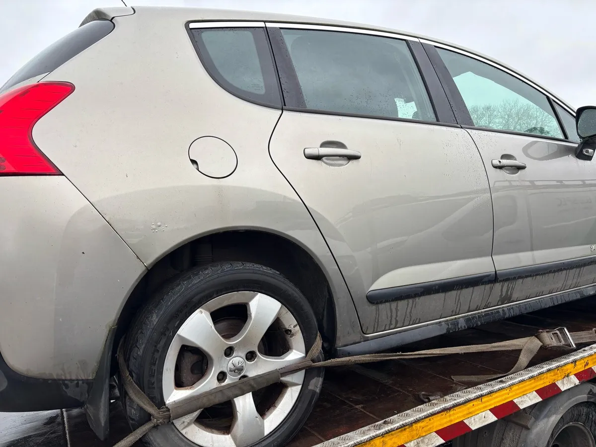 Peugeot 3008 sx spares breaking - Image 4