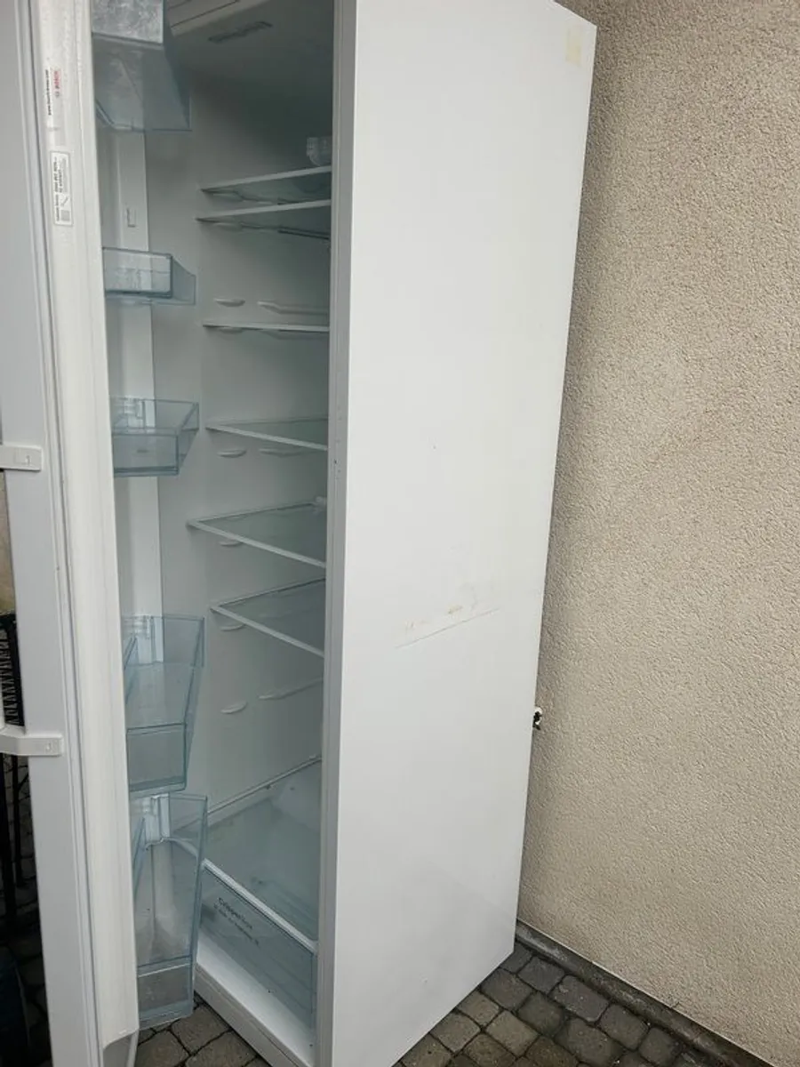 Bosch full length fridge - Image 2