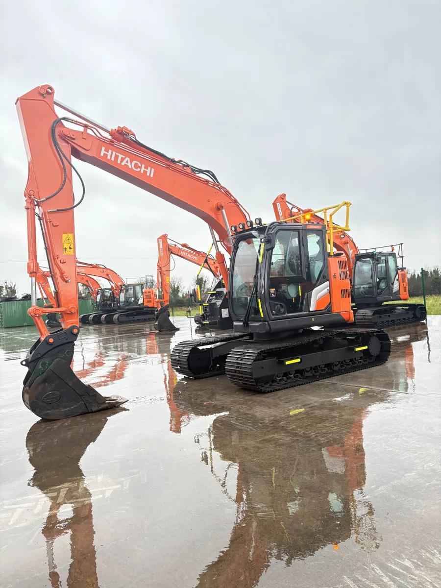 HITACHI ZX135-7 - Image 1