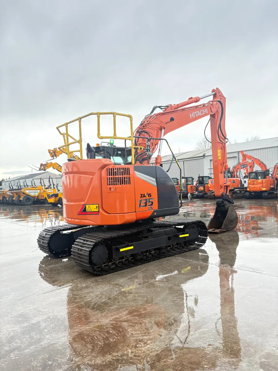 HITACHI ZX135-7 - Image 3