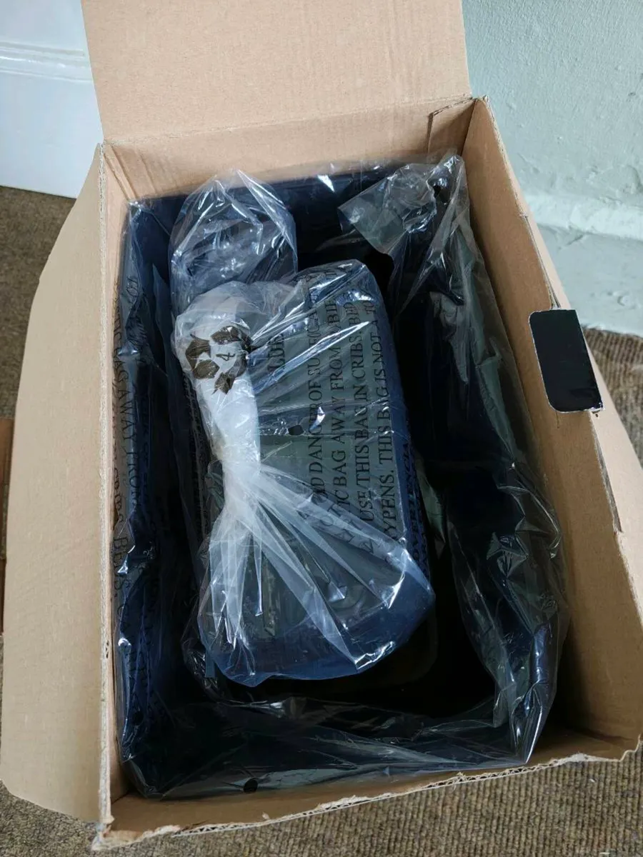 BNIB Fellowes Powershred 8Cd Cross Cut Shredder - Image 3