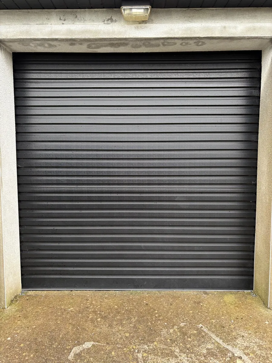 Roller garage door - Image 2