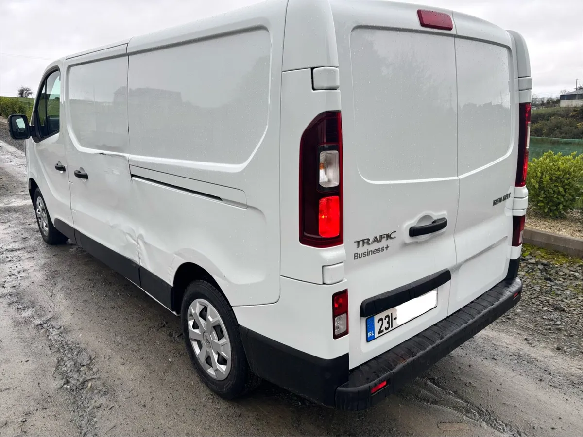 231 Renault Trafic Business Plus 2023 - Image 3