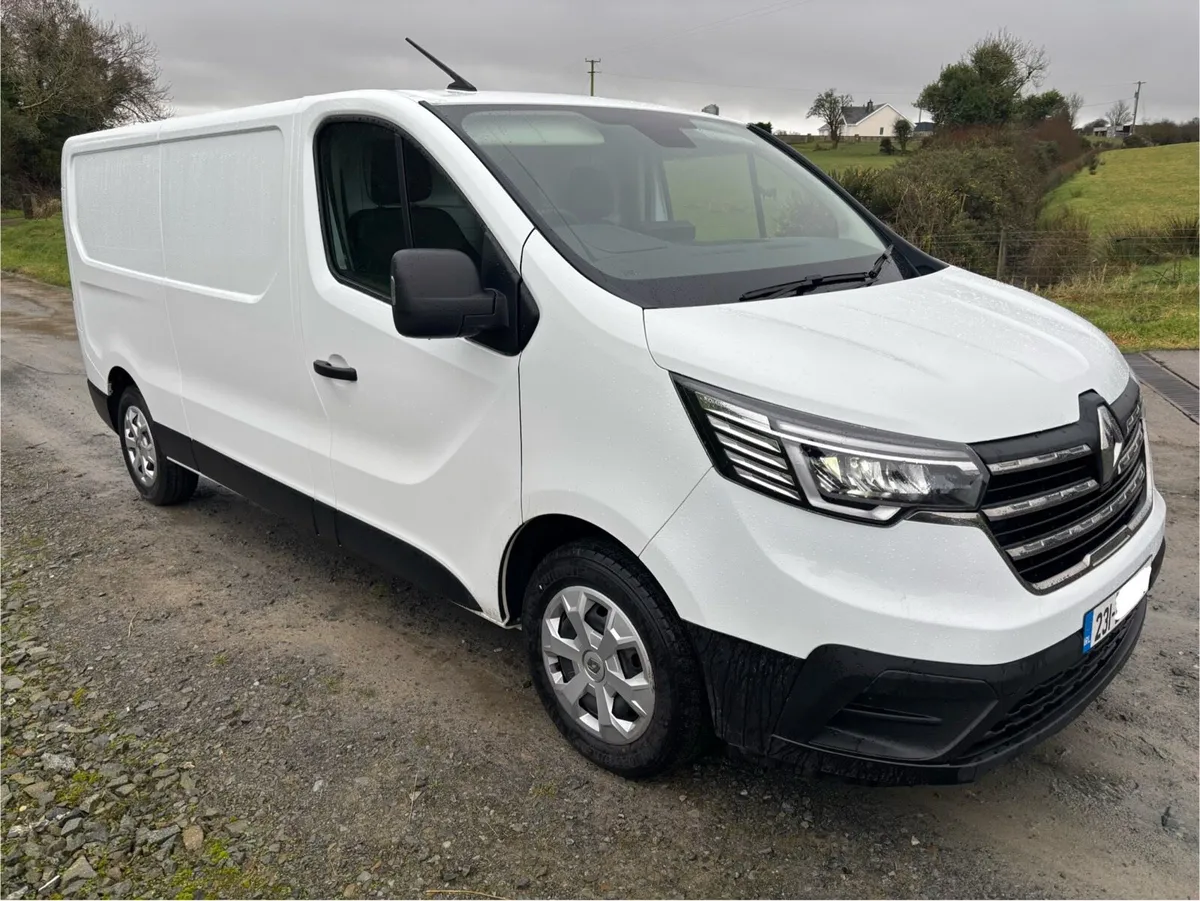 231 Renault Trafic Business Plus 2023 - Image 1