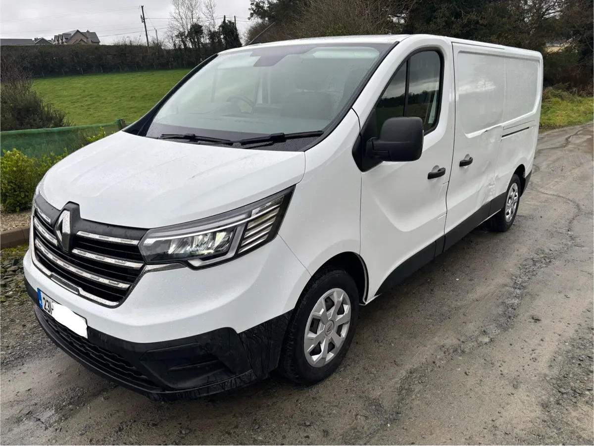 231 Renault Trafic Business Plus 2023 - Image 2