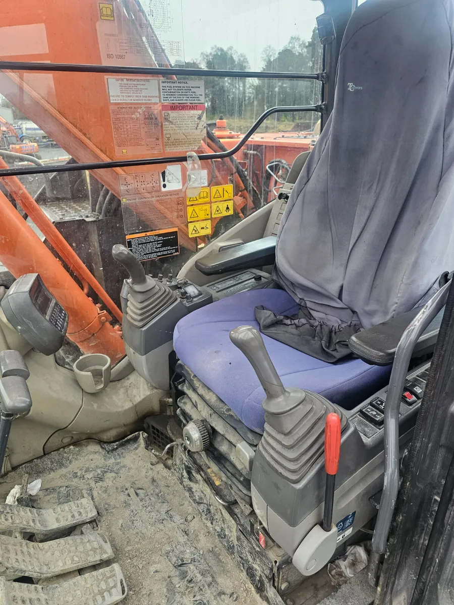 Hitachi zx225-3 - Image 2