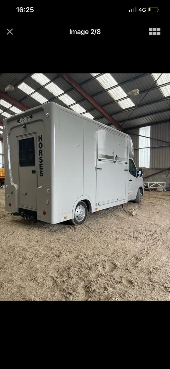 202 Renault Master 2 horse van - Image 2