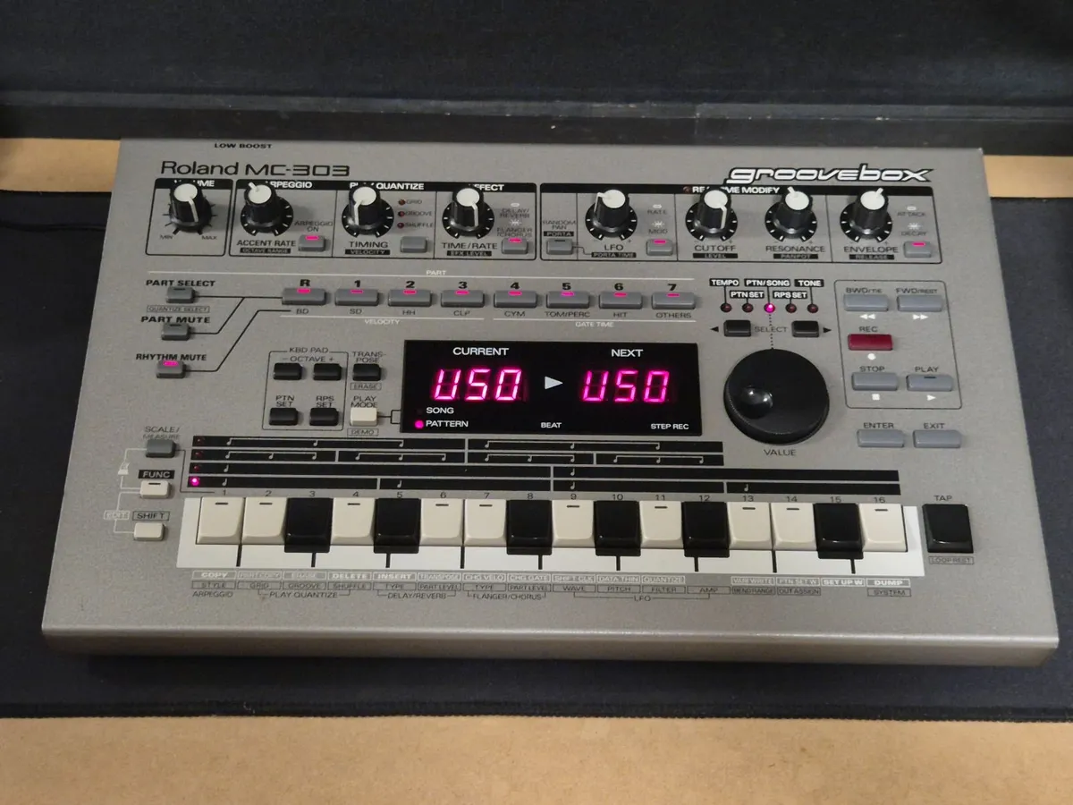 Roland MC-303 Groovebox (Free Shipping) - Image 2