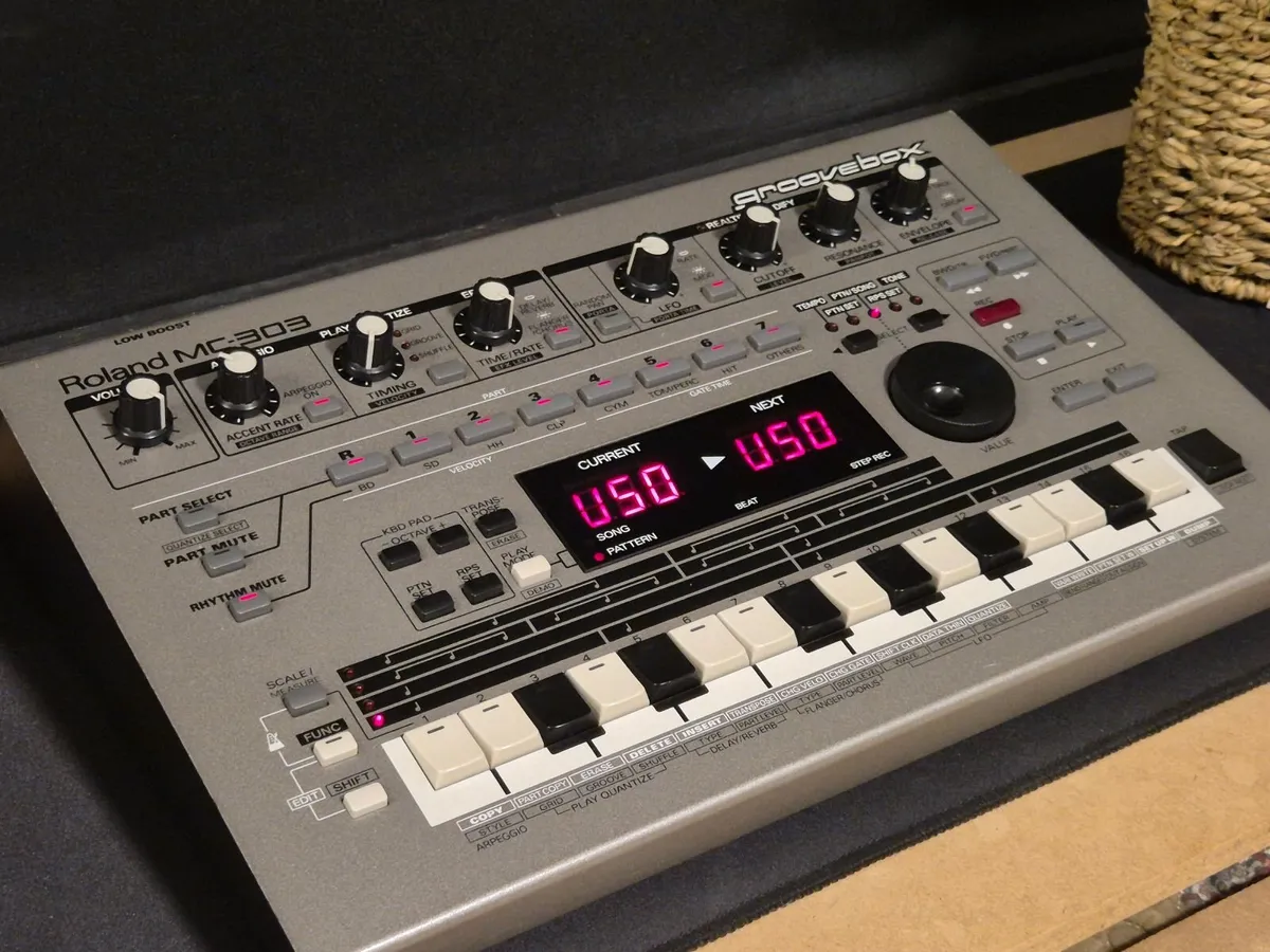 Roland MC-303 Groovebox (Free Shipping) - Image 3