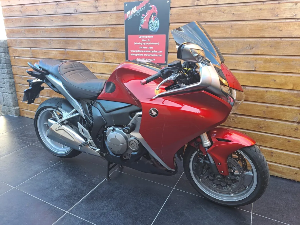 Honda Vfr1200f - Image 3